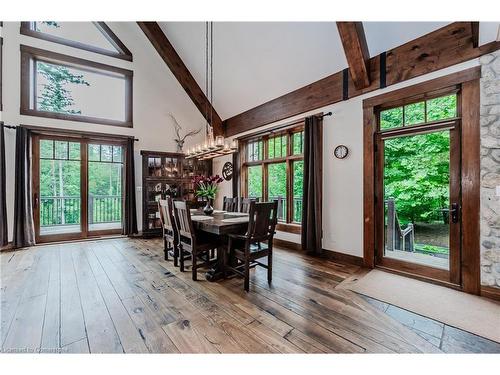 11 Pioneer Grove Road, Puslinch, ON - Indoor Photo Showing Dining Room