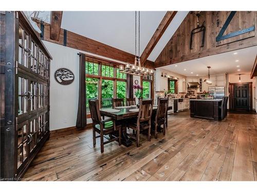 11 Pioneer Grove Road, Puslinch, ON - Indoor Photo Showing Dining Room