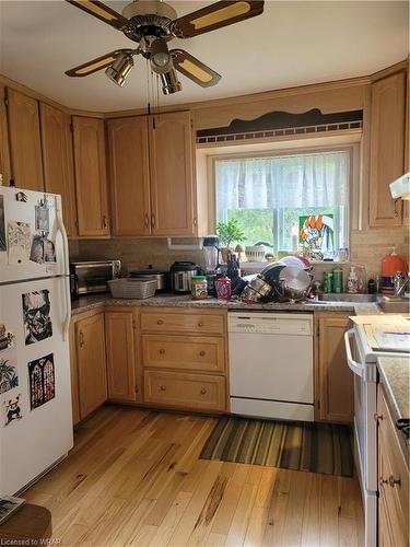 271 Highland Road W, Kitchener, ON - Indoor Photo Showing Kitchen With Double Sink