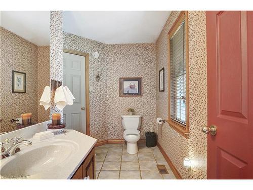 6690 Gore Road, Puslinch, ON - Indoor Photo Showing Bathroom