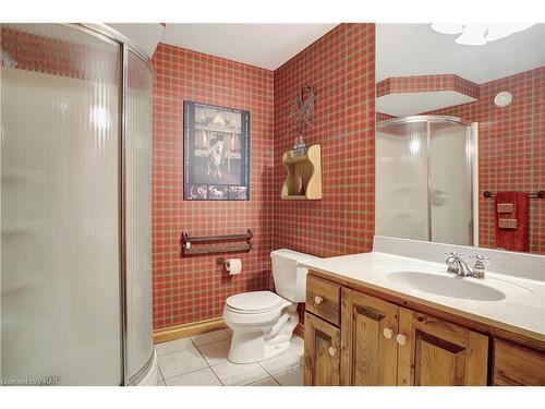 6690 Gore Road, Puslinch, ON - Indoor Photo Showing Bathroom