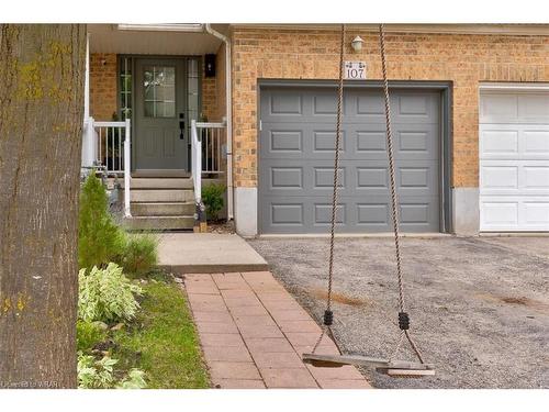 107 Donnenwerth Drive, Kitchener, ON - Outdoor