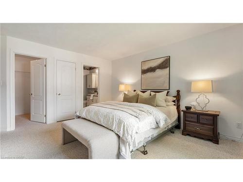 19-10 Isherwood Avenue, Cambridge, ON - Indoor Photo Showing Bedroom