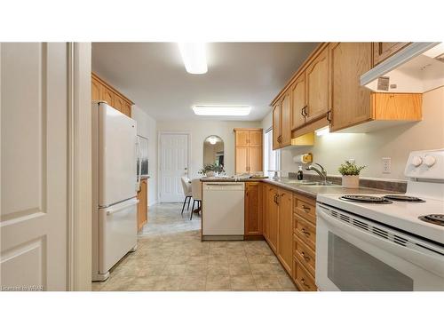 19-10 Isherwood Avenue, Cambridge, ON - Indoor Photo Showing Kitchen With Double Sink