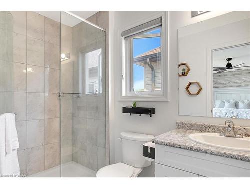 71 Beauchamp Drive, Cambridge, ON - Indoor Photo Showing Bathroom