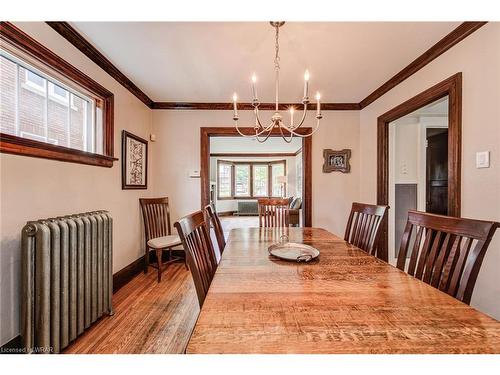 100 Earl Street, Kitchener, ON - Indoor Photo Showing Dining Room