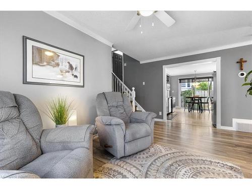 91 Foxhunt Road, Waterloo, ON - Indoor Photo Showing Living Room