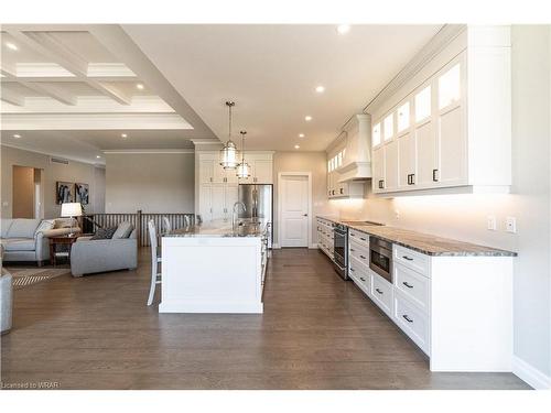 15 Hudson Drive, Brantford, ON - Indoor Photo Showing Kitchen