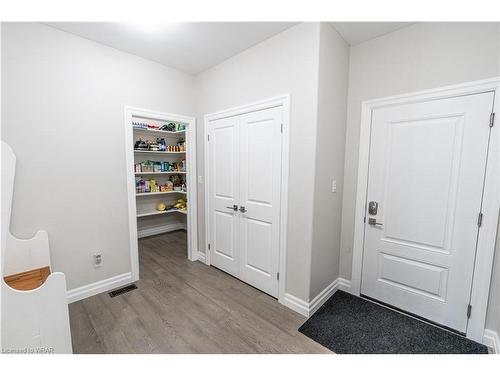 15 Hudson Drive, Brantford, ON - Indoor Photo Showing Other Room