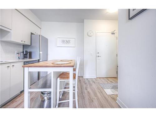 420-110 Fergus Avenue, Kitchener, ON - Indoor Photo Showing Kitchen