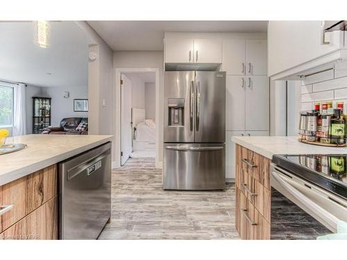 33 Hett Avenue, Kitchener, ON - Indoor Photo Showing Kitchen