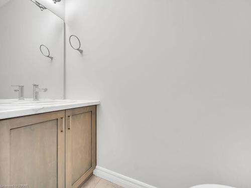 89-445 Ontario Street, Milton, ON - Indoor Photo Showing Bathroom