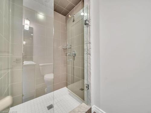 89-445 Ontario Street, Milton, ON - Indoor Photo Showing Bathroom