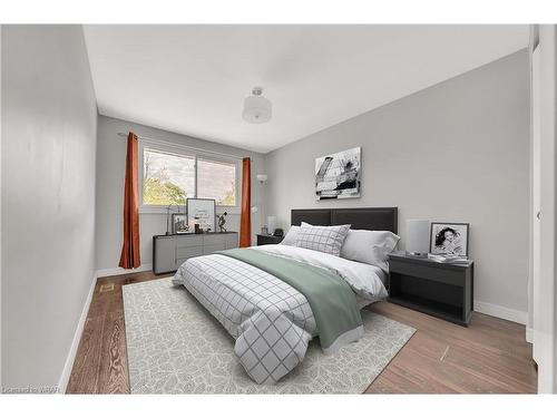 48 Ralgreen Crescent, Kitchener, ON - Indoor Photo Showing Bedroom