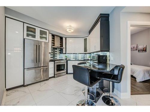 302-234 Heiman Street, Kitchener, ON - Indoor Photo Showing Kitchen