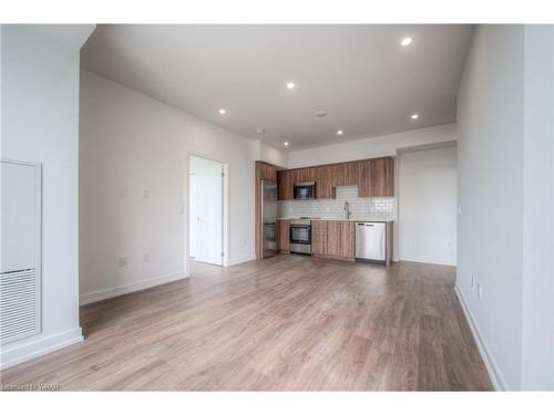 609-15 Wellington Street S, Kitchener, ON - Indoor Photo Showing Kitchen