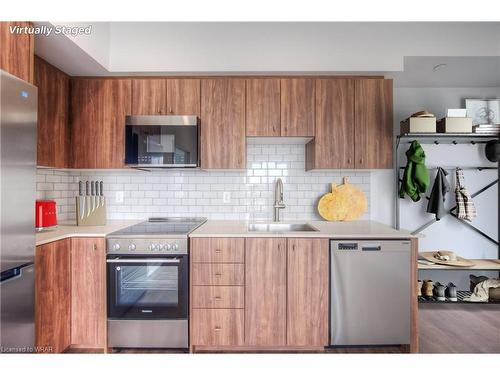 609-15 Wellington Street S, Kitchener, ON - Indoor Photo Showing Kitchen