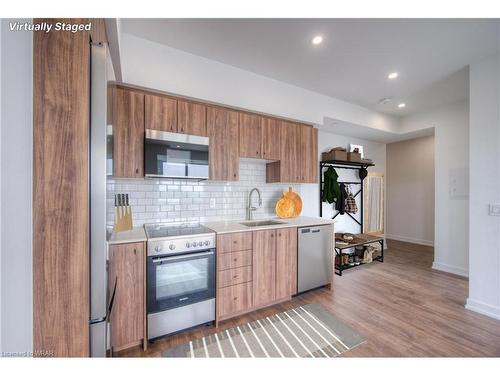 609-15 Wellington Street S, Kitchener, ON - Indoor Photo Showing Kitchen