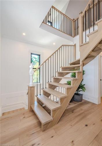 24 Park Avenue, Cambridge, ON - Indoor Photo Showing Other Room