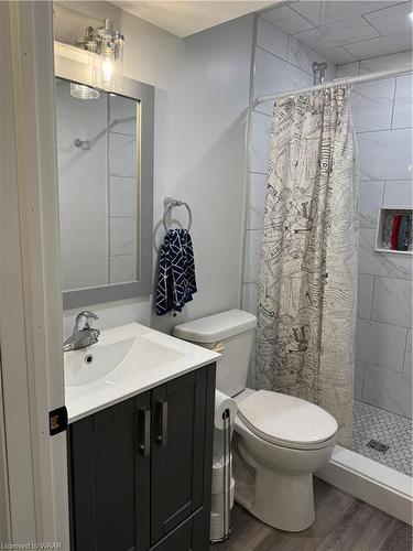 501 3Rd Street, Hanover, ON - Indoor Photo Showing Bathroom