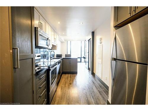 514-330 Phillip Street, Waterloo, ON - Indoor Photo Showing Kitchen With Stainless Steel Kitchen With Upgraded Kitchen