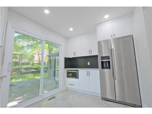 264 Shakespeare Drive, Waterloo, ON - Indoor Photo Showing Kitchen