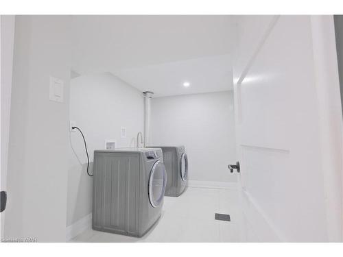 264 Shakespeare Drive, Waterloo, ON - Indoor Photo Showing Laundry Room