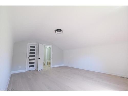 264 Shakespeare Drive, Waterloo, ON - Indoor Photo Showing Other Room