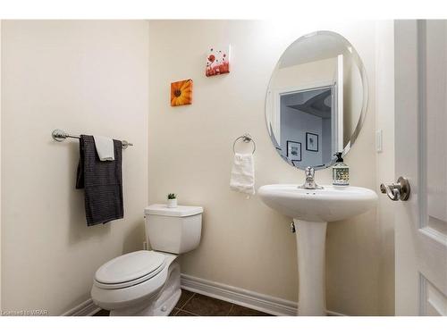 599 Pinery Trail, Waterloo, ON - Indoor Photo Showing Bathroom