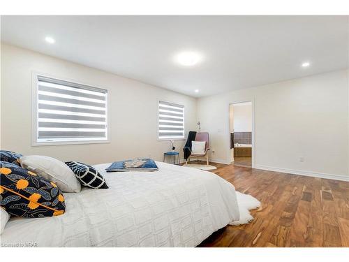 599 Pinery Trail, Waterloo, ON - Indoor Photo Showing Bedroom