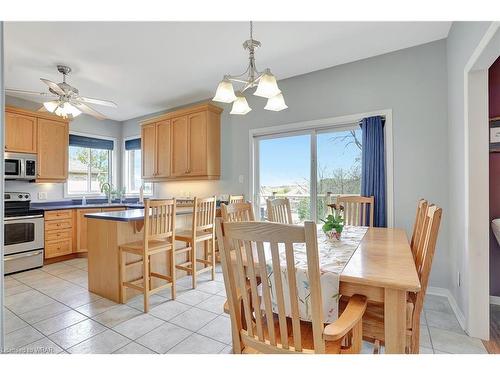 32 Apple Ridge Drive, Kitchener, ON - Indoor Photo Showing Dining Room