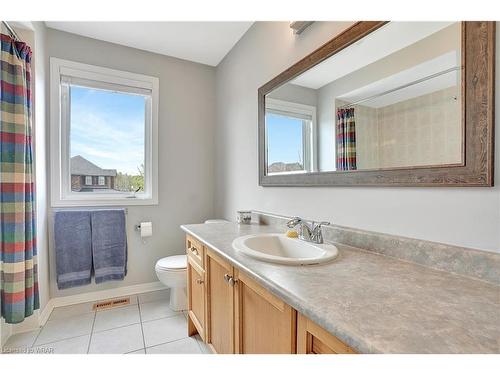 32 Apple Ridge Drive, Kitchener, ON - Indoor Photo Showing Bathroom