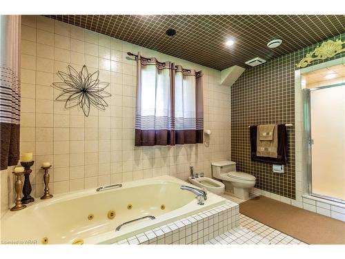 199 Riverbank Drive, Cambridge, ON - Indoor Photo Showing Bathroom