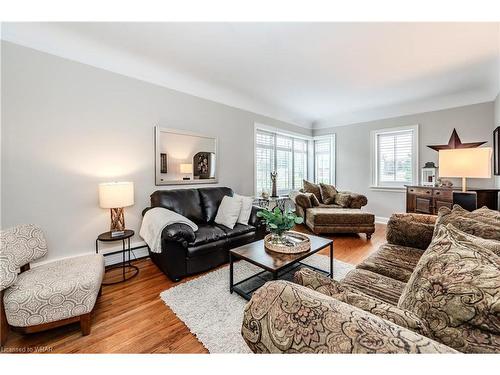 218 Woolwich Street, Kitchener, ON - Indoor Photo Showing Living Room