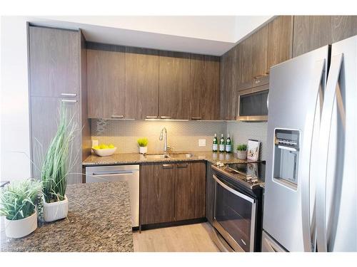 317-155 St Leger Street, Kitchener, ON - Indoor Photo Showing Kitchen With Stainless Steel Kitchen With Upgraded Kitchen
