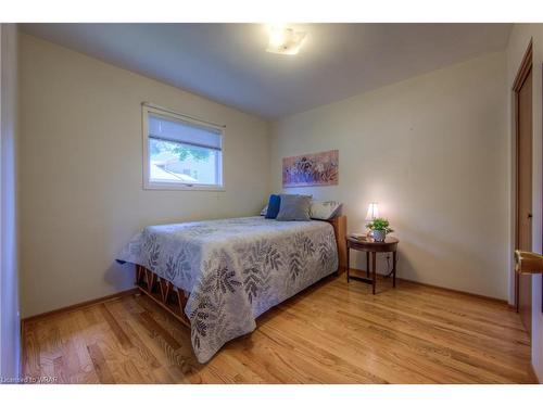 183 Mayfield Avenue, Waterloo, ON - Indoor Photo Showing Bedroom