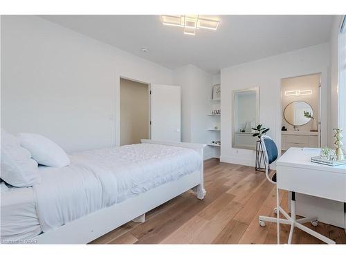 320 Otterbein Road, Kitchener, ON - Indoor Photo Showing Bedroom