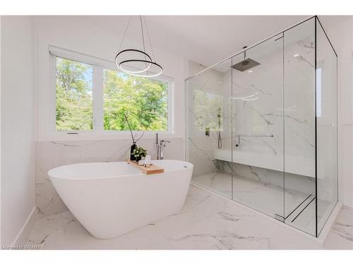 320 Otterbein Road, Kitchener, ON - Indoor Photo Showing Bathroom