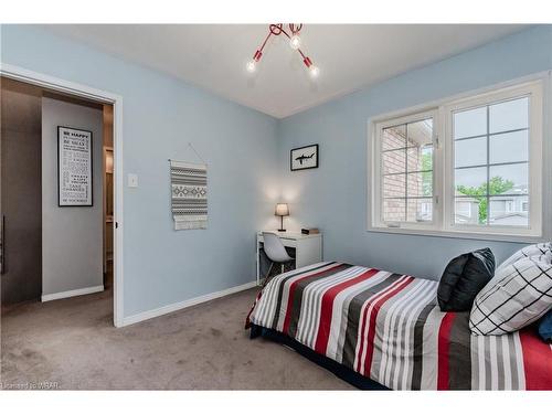 111 Wheatland Drive, Cambridge, ON - Indoor Photo Showing Bedroom