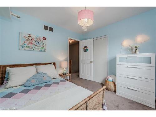 111 Wheatland Drive, Cambridge, ON - Indoor Photo Showing Bedroom