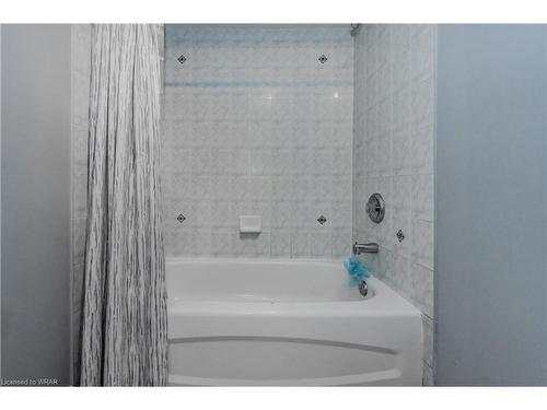 111 Wheatland Drive, Cambridge, ON - Indoor Photo Showing Bathroom