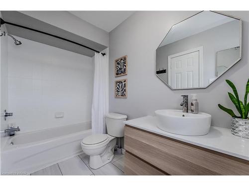 111 Wheatland Drive, Cambridge, ON - Indoor Photo Showing Bathroom