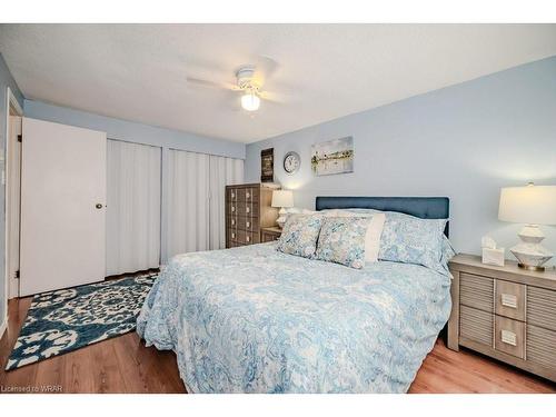 26-90 Magnolia Drive, Hamilton, ON - Indoor Photo Showing Bedroom