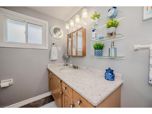 26-90 Magnolia Drive, Hamilton, ON - Indoor Photo Showing Bathroom