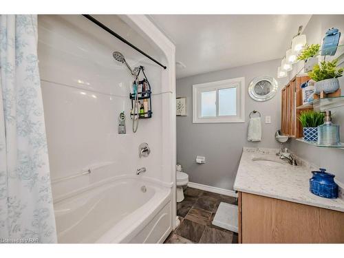 26-90 Magnolia Drive, Hamilton, ON - Indoor Photo Showing Bathroom
