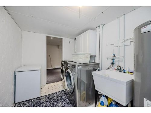 26-90 Magnolia Drive, Hamilton, ON - Indoor Photo Showing Laundry Room