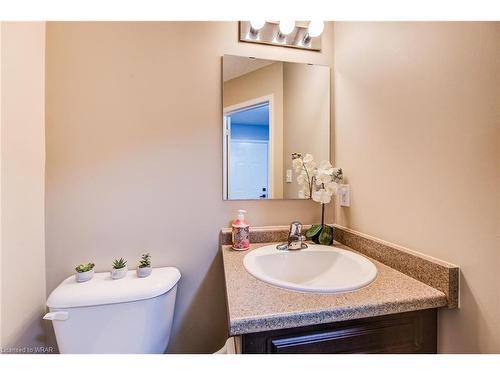 10-42 Fallowfield Drive, Kitchener, ON - Indoor Photo Showing Bathroom