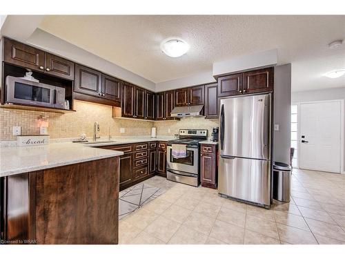 10-42 Fallowfield Drive, Kitchener, ON - Indoor Photo Showing Kitchen