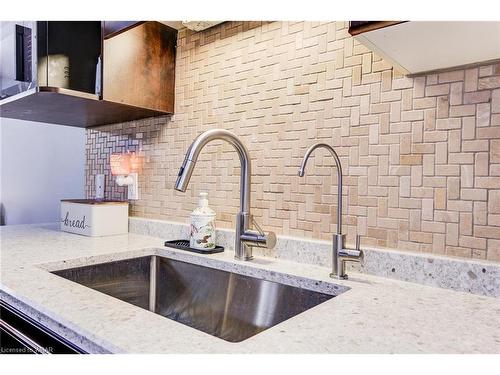 10-42 Fallowfield Drive, Kitchener, ON - Indoor Photo Showing Kitchen