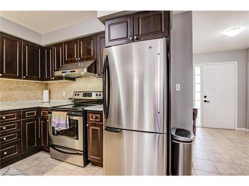 10-42 Fallowfield Drive, Kitchener, ON - Indoor Photo Showing Kitchen